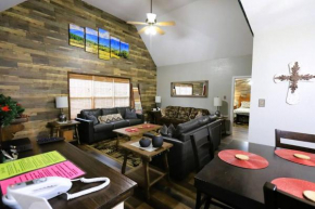 Lodge Bears Hideaway, Gatlinburg, Free Parking